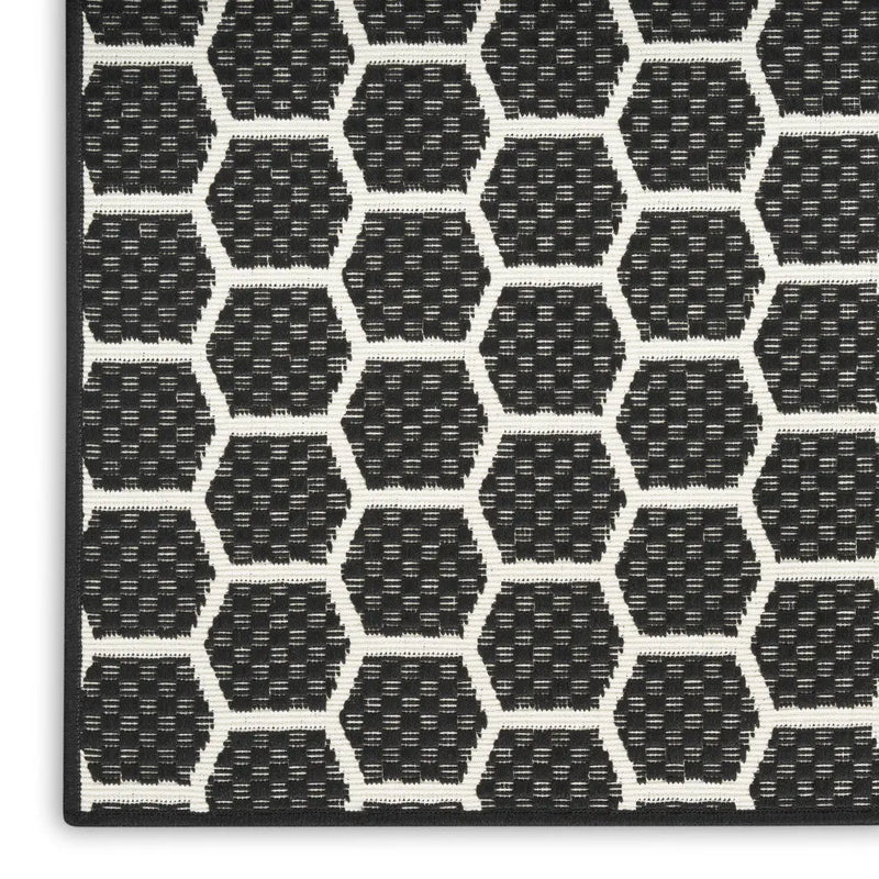 10' Black And Ivory Geometric Indoor Outdoor Runner Rug Homeroots Outdoor
