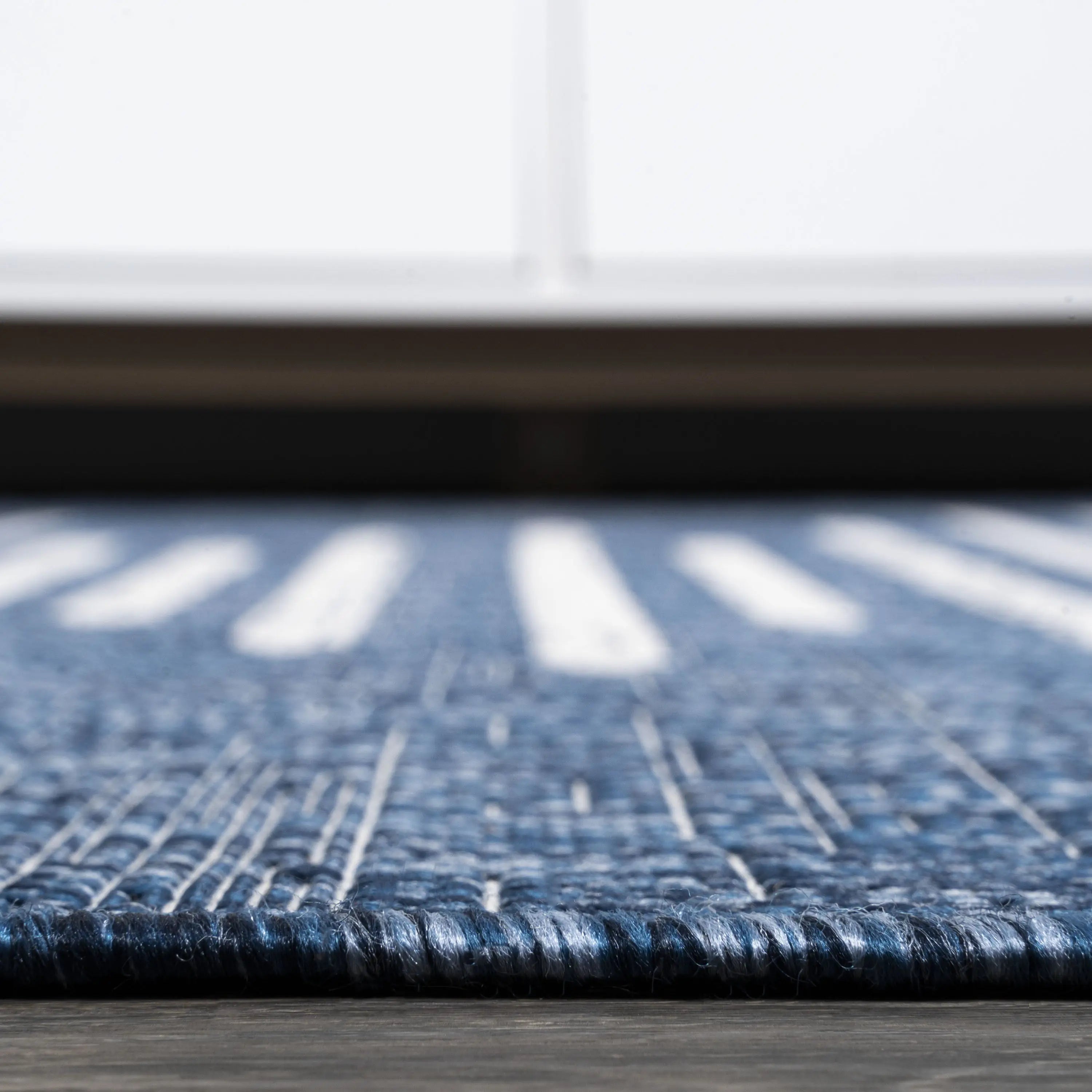 10' Blue And Ivory Striped Indoor Outdoor Runner Rug Homeroots Outdoor