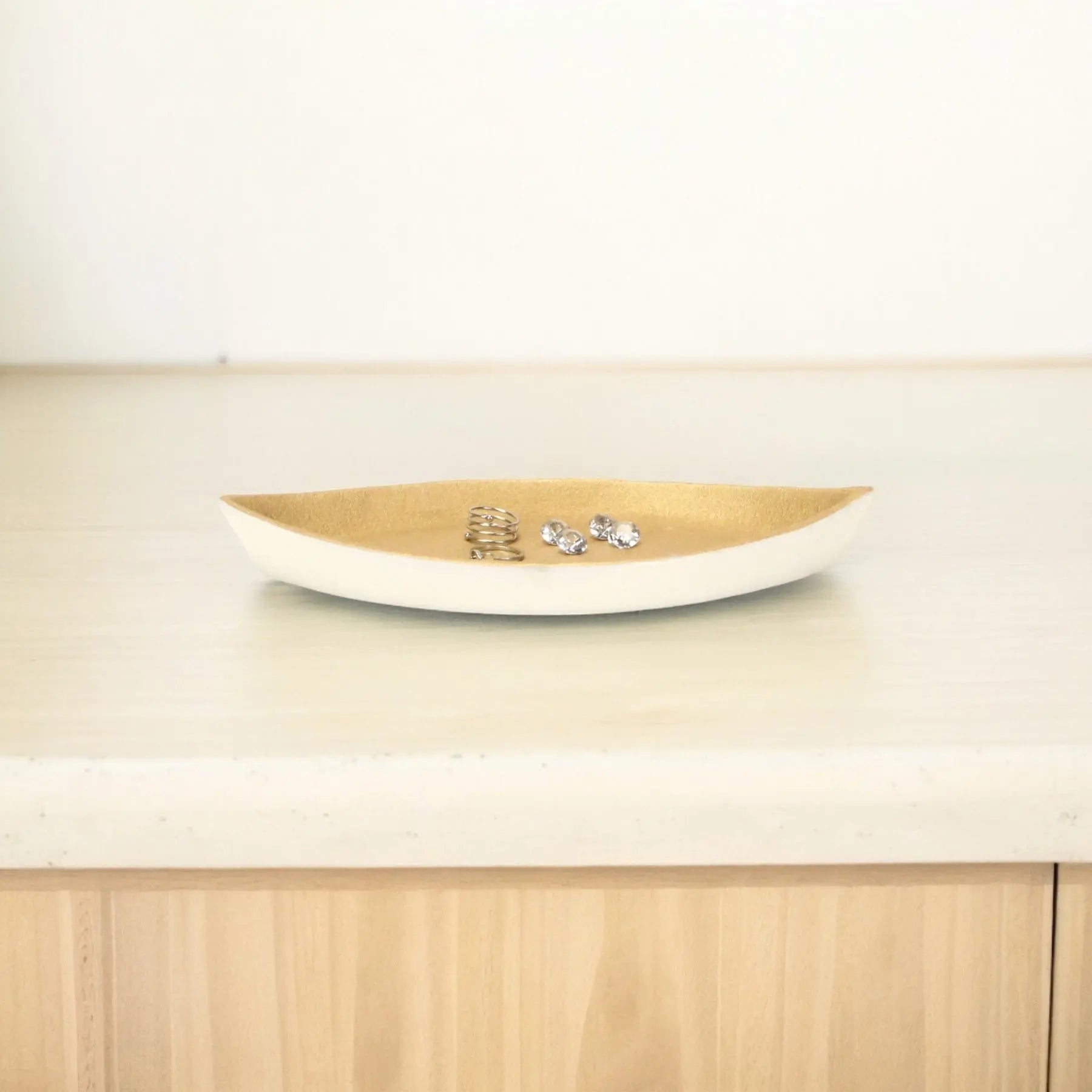 10" Gold And Off White Cast Iron Oval Boat Shaped Tray Homeroots Kitchen & Dining