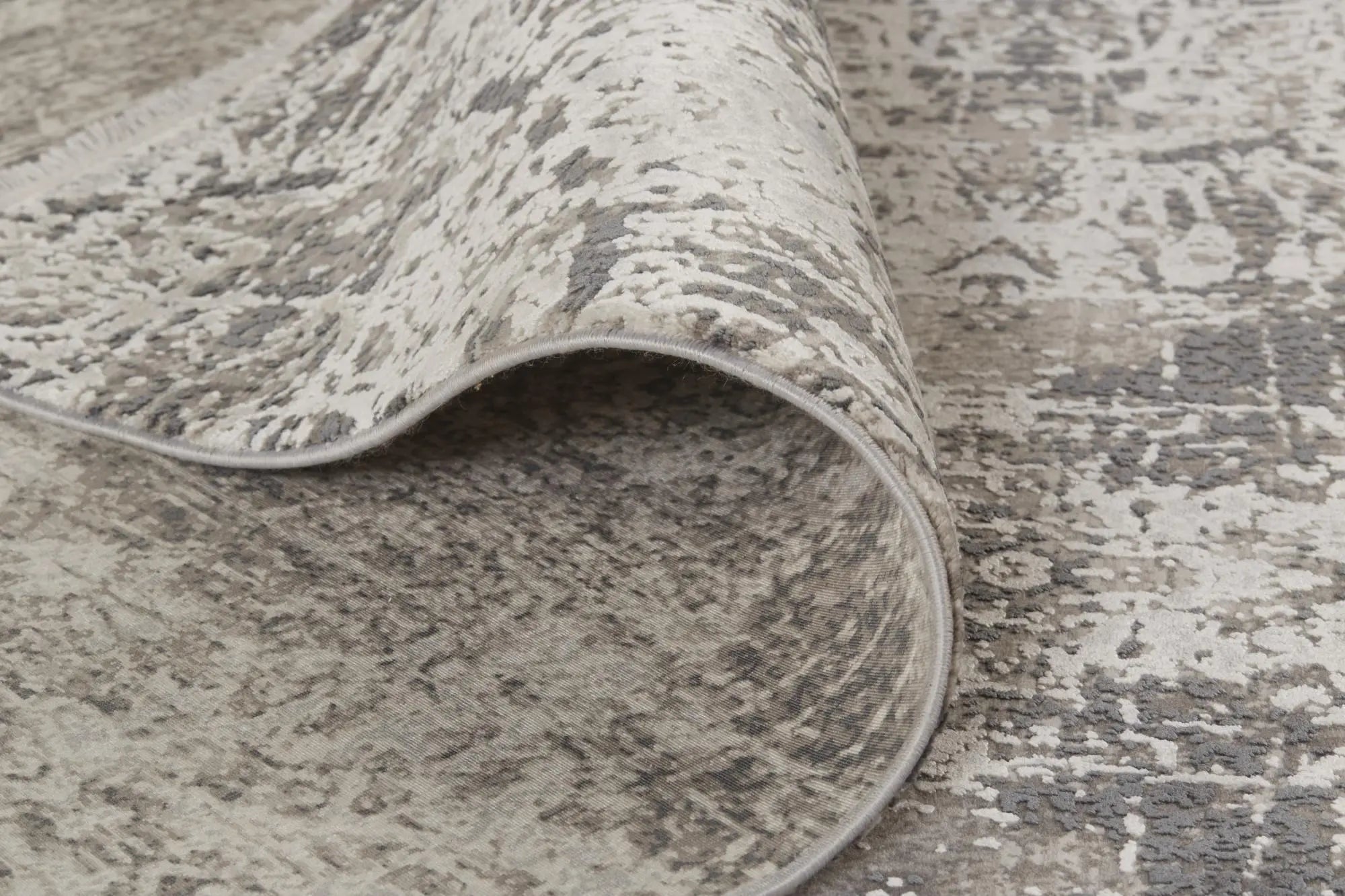 10' Gray Ivory And Taupe Abstract Area Rug With Fringe Homeroots Home Decor