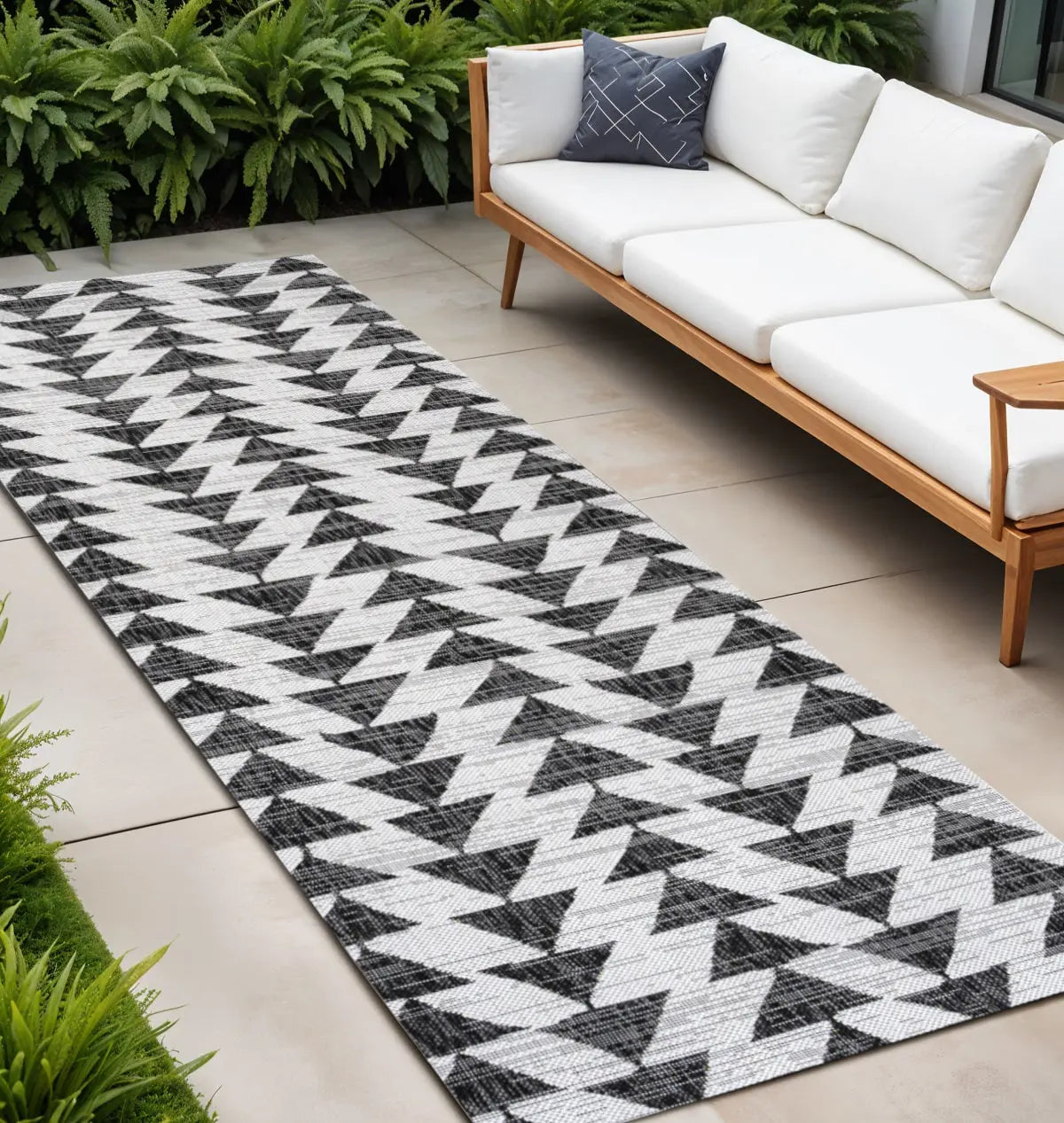 10' Ivory And Black Geometric Indoor Outdoor Runner Rug Homeroots Outdoor