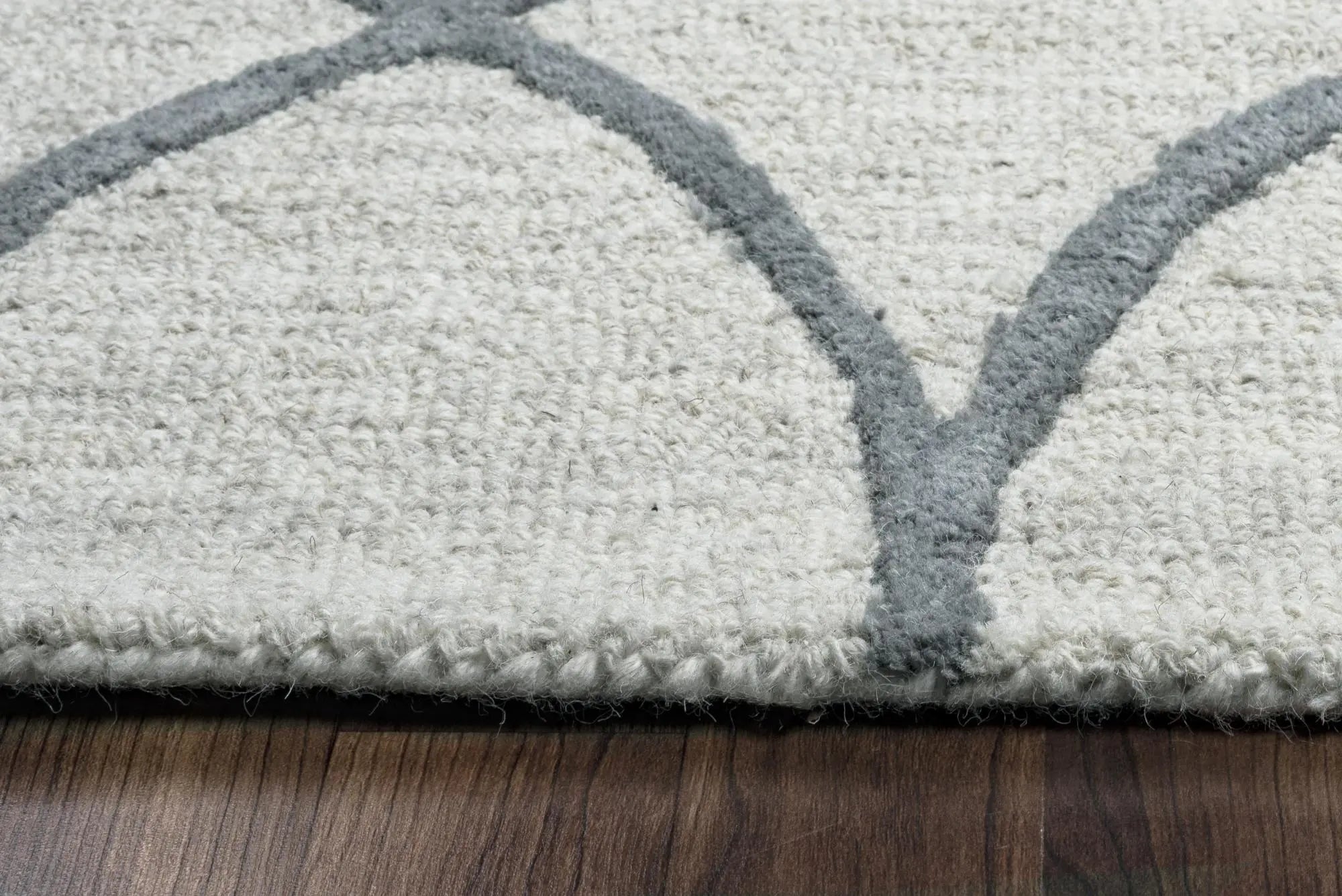10' Ivory And Gray Wool Trellis Hand Tufted Round Rug Homeroots Home Decor