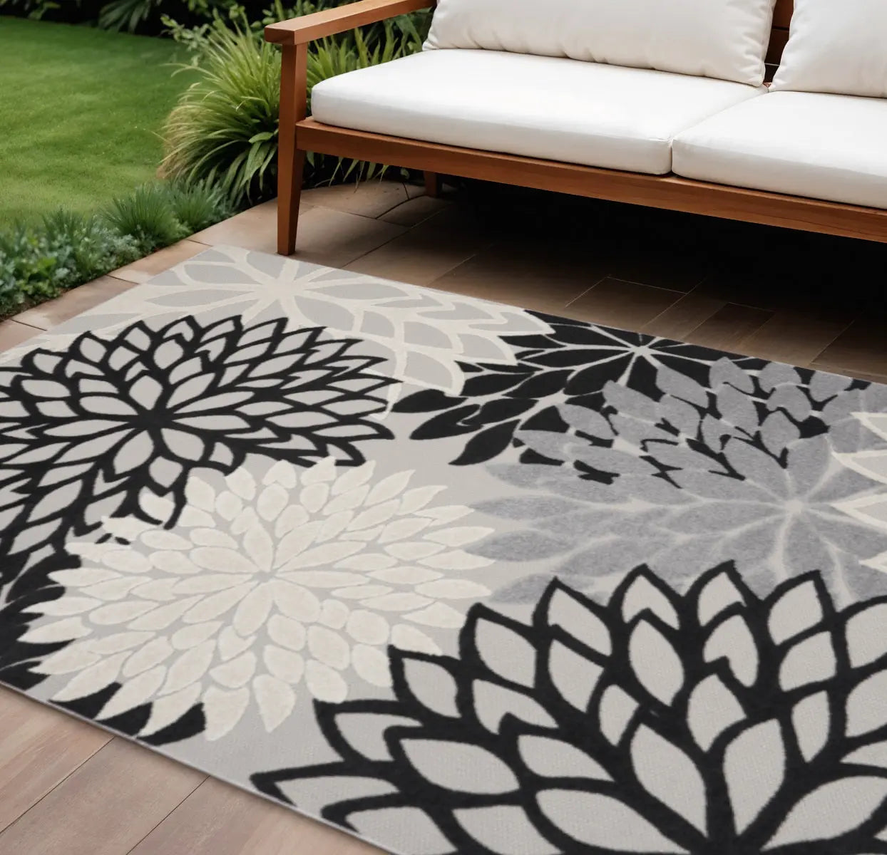 10' X 13' Black And White Floral Indoor Outdoor Area Rug Homeroots Outdoor