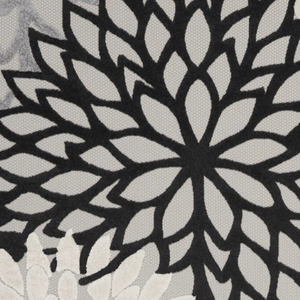 10' X 13' Black And White Floral Indoor Outdoor Area Rug Homeroots Outdoor