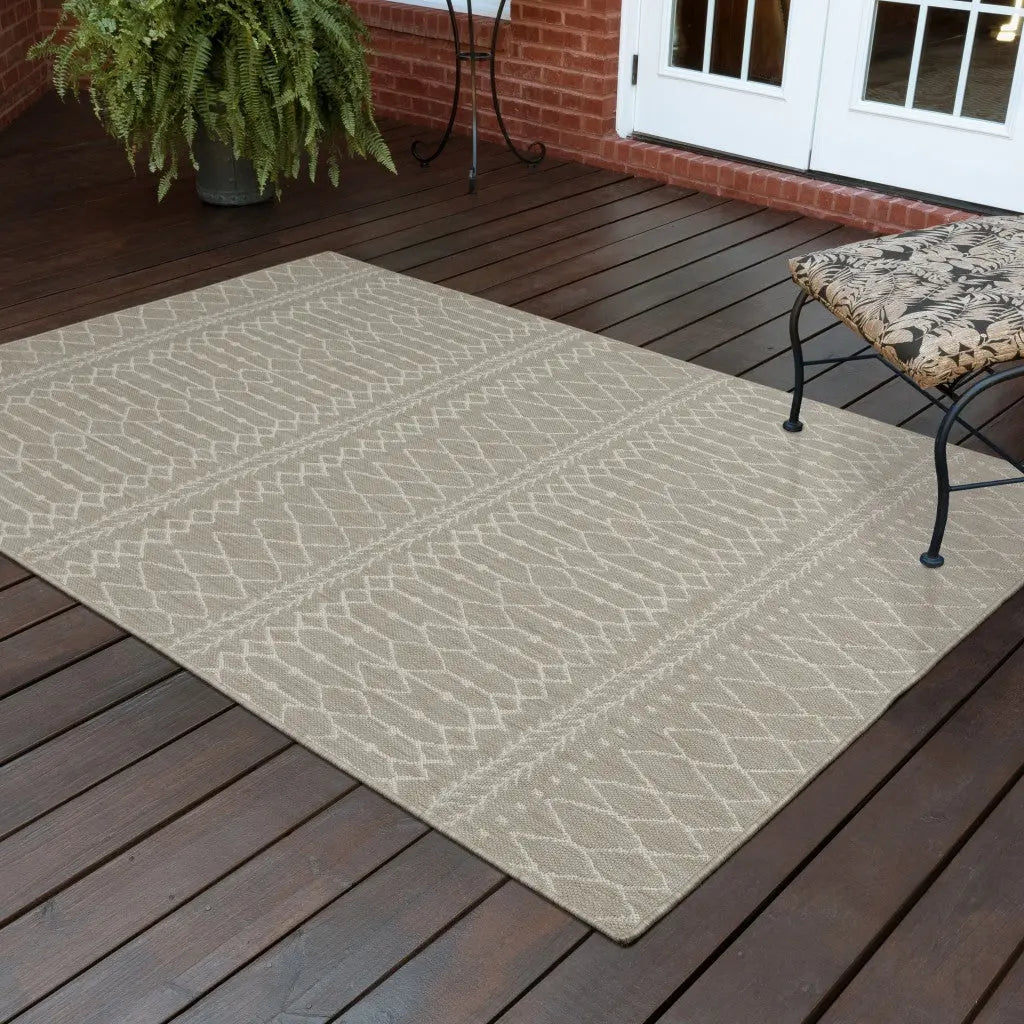 10' X 13' Gray And Ivory Indoor Outdoor Area Rug Homeroots Outdoor