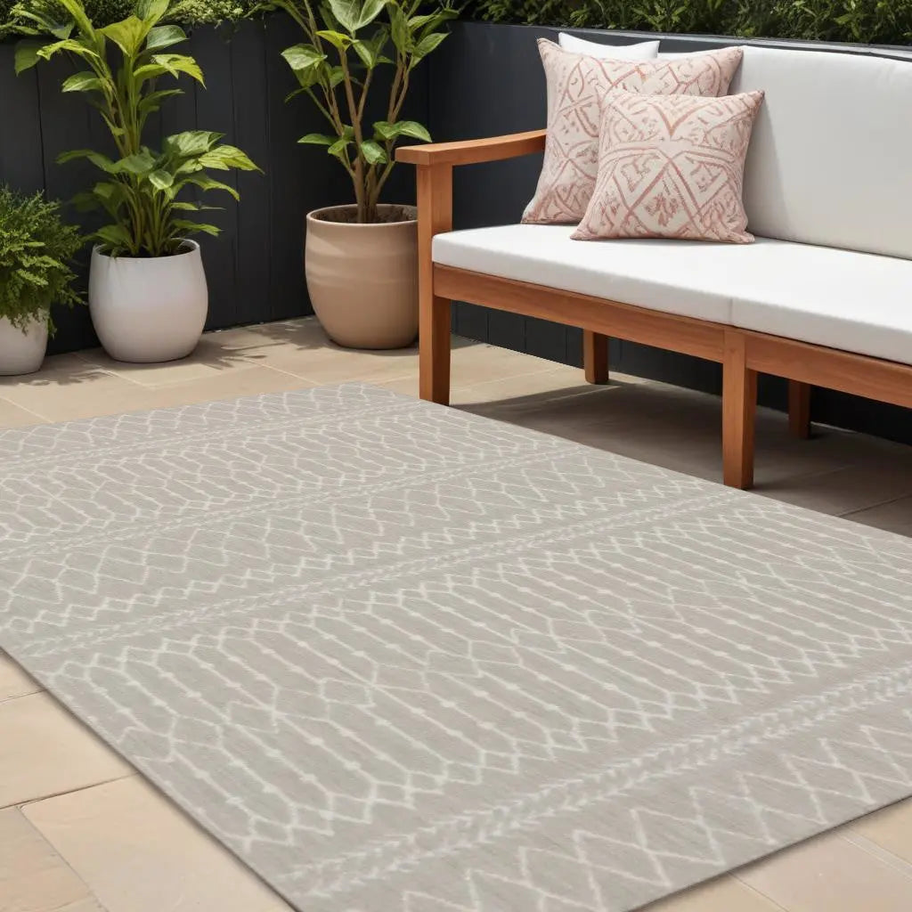 10' X 13' Gray And Ivory Indoor Outdoor Area Rug Homeroots Outdoor