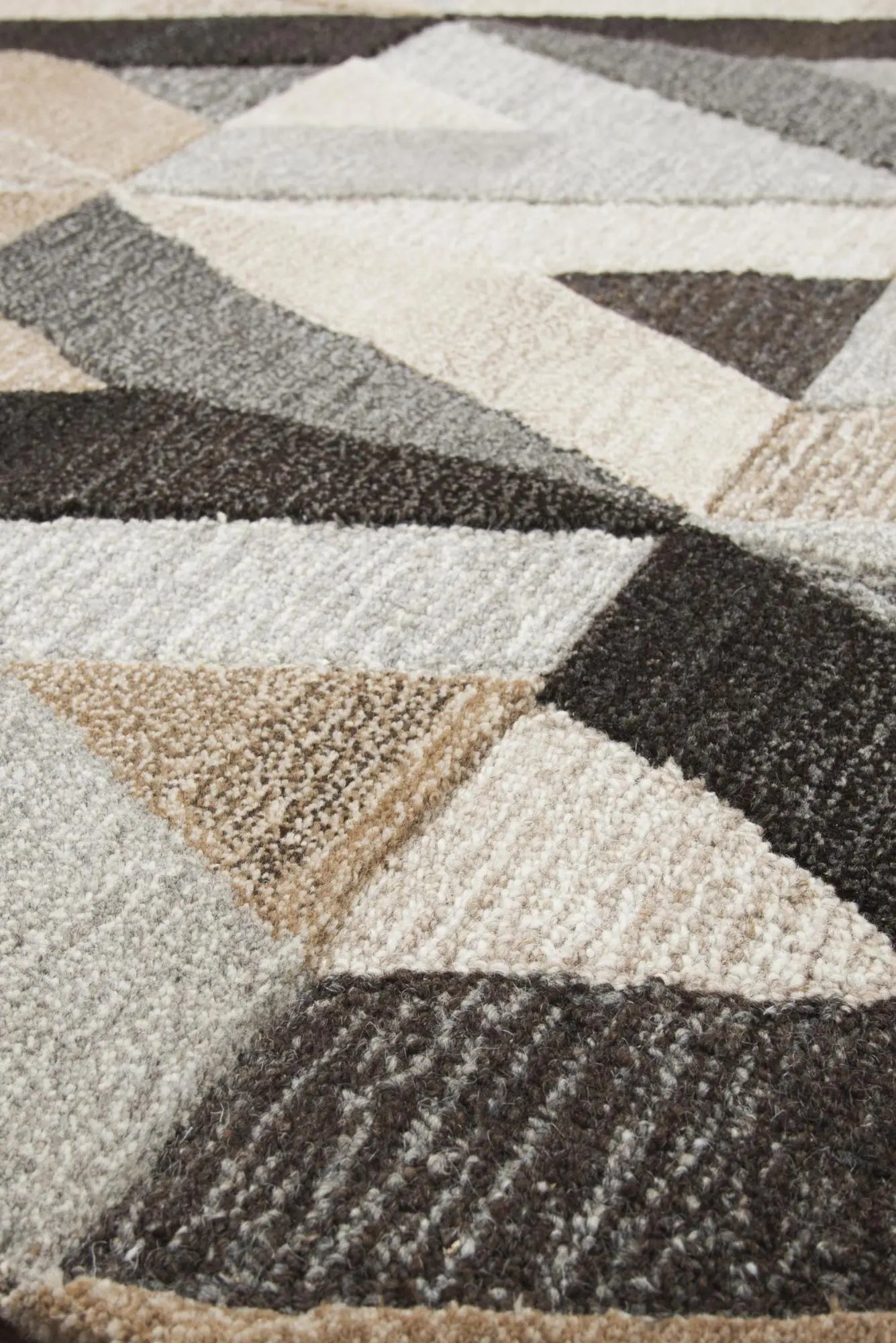 10' X 13' Gray And Natural Wool Geometric Hand Tufted Area Rug Homeroots Home Decor