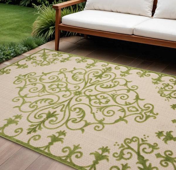 10' X 13' Green Indoor Outdoor Area Rug - GreatEagleInc