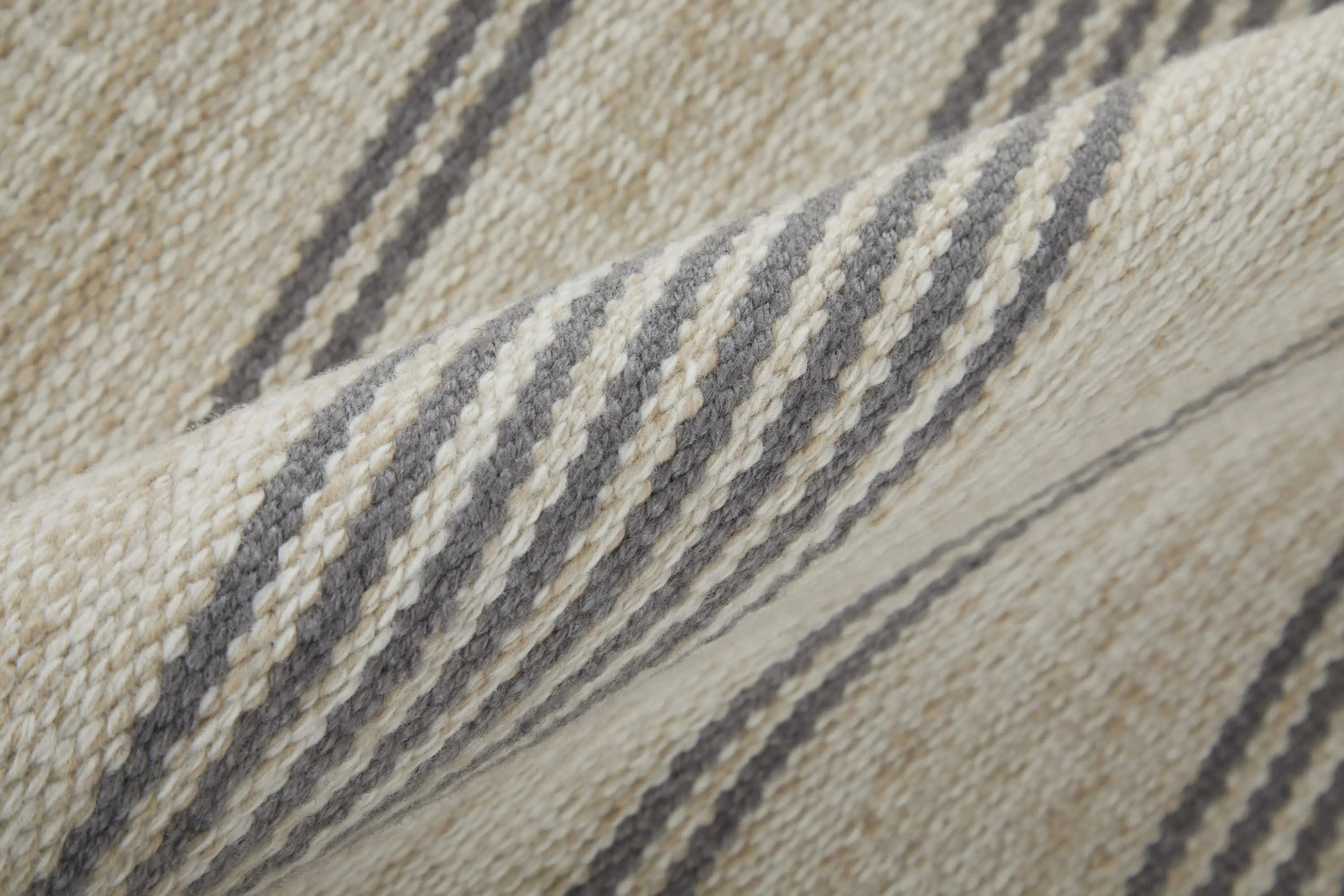 10' X 14' Gray And Ivory Striped Dhurrie Hand Woven Stain Resistant Area Rug Homeroots Outdoor