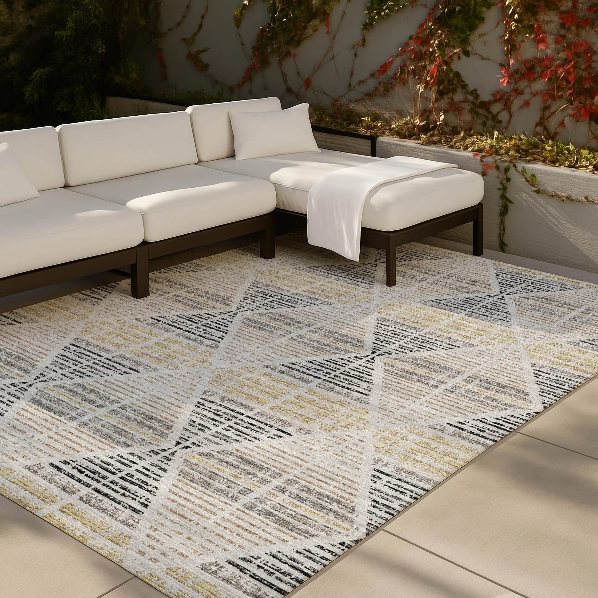 10' X 14' Silver And Beige Geometric Washable Indoor Outdoor Area Rug Homeroots Outdoor