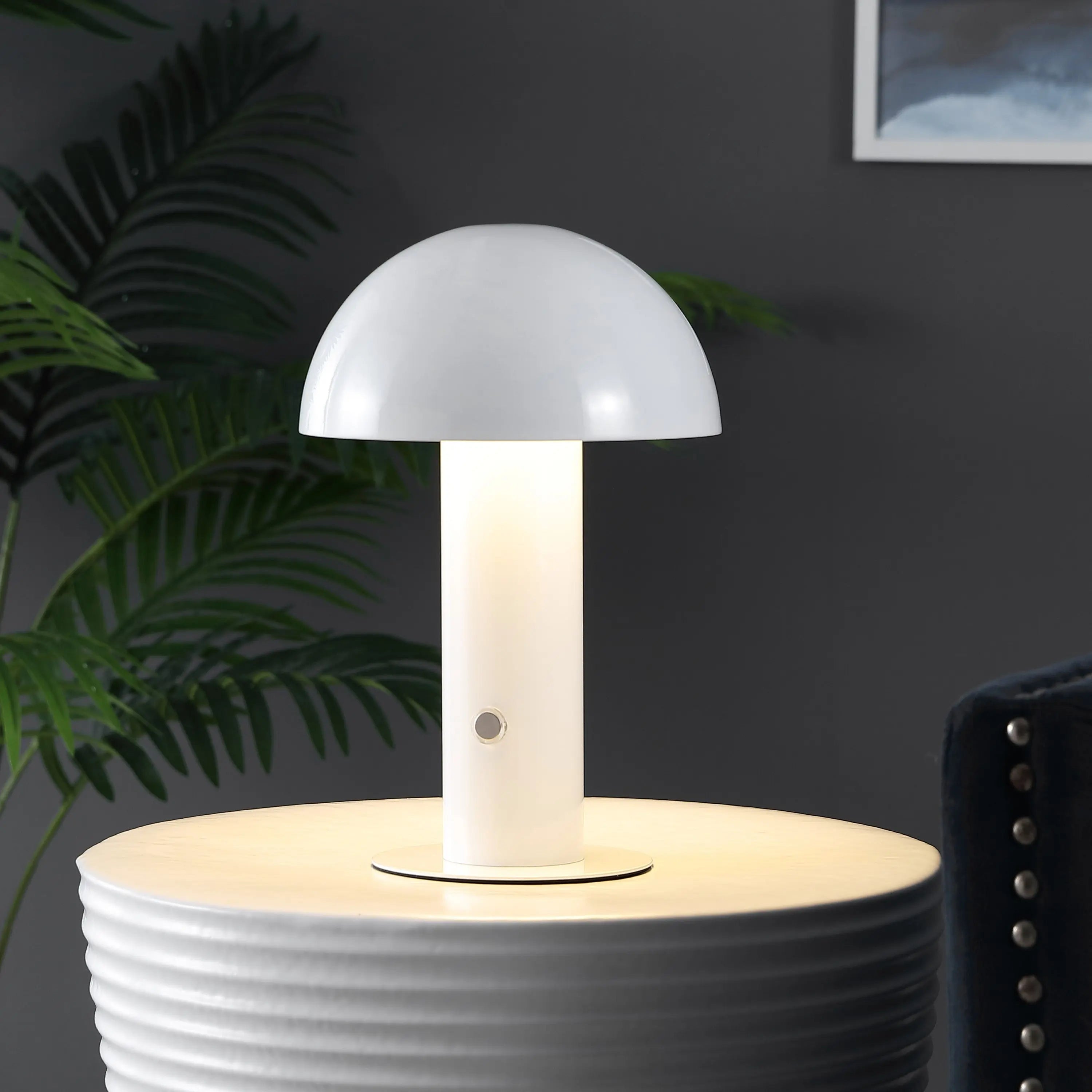 11" White Novelty USB Table Lamp With Globe Shade Homeroots Lighting