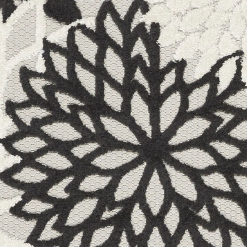 12' Black And White Indoor Outdoor Runner Rug Homeroots Outdoor