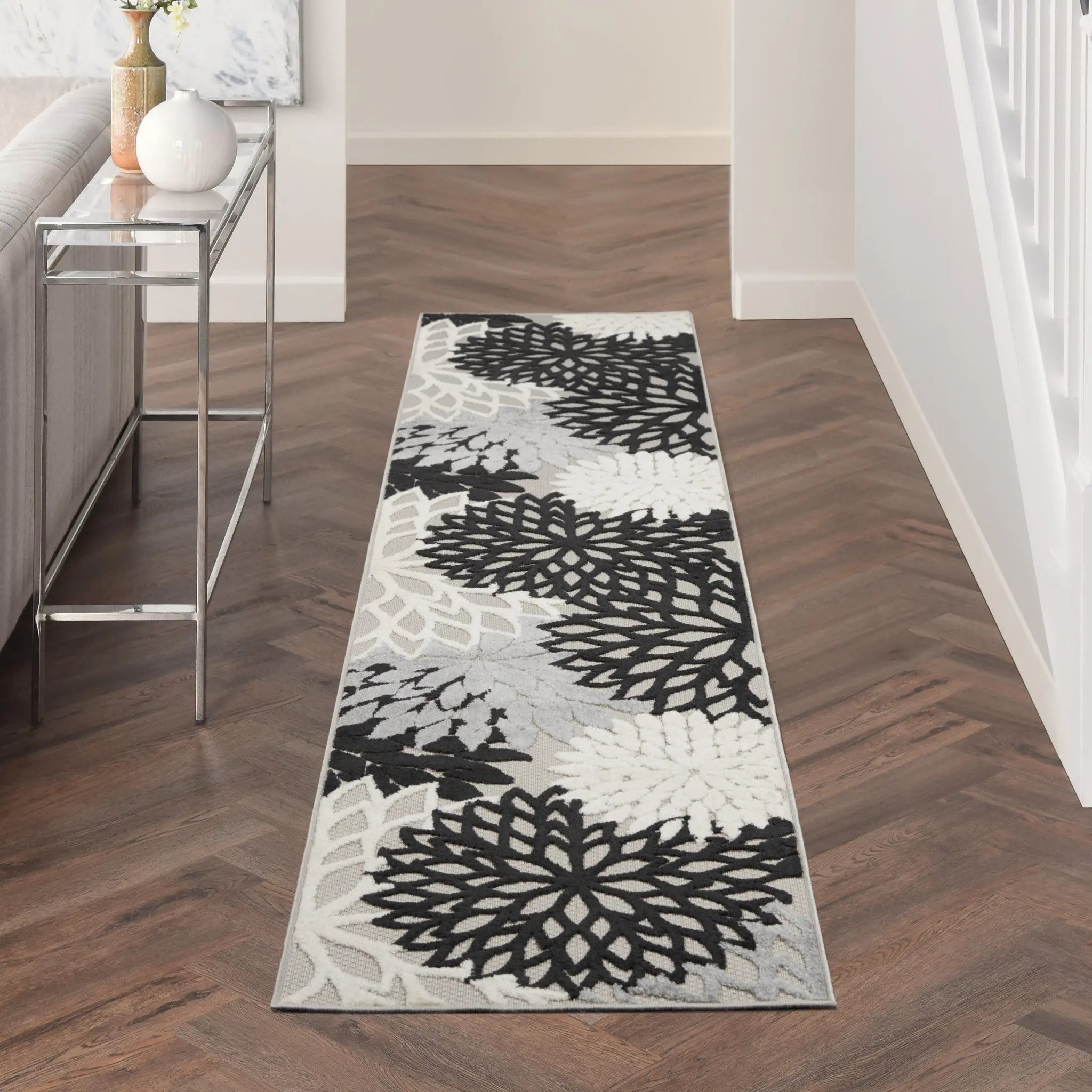 12' Black And White Indoor Outdoor Runner Rug Homeroots Outdoor