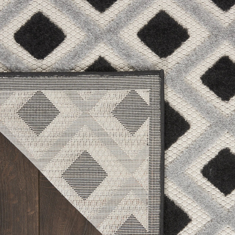12' Black And White Indoor Outdoor Runner Rug Homeroots Outdoor