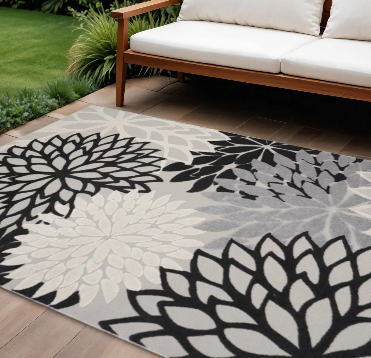 12' X 15' Black And White Indoor Outdoor Runner Rug Homeroots Outdoor