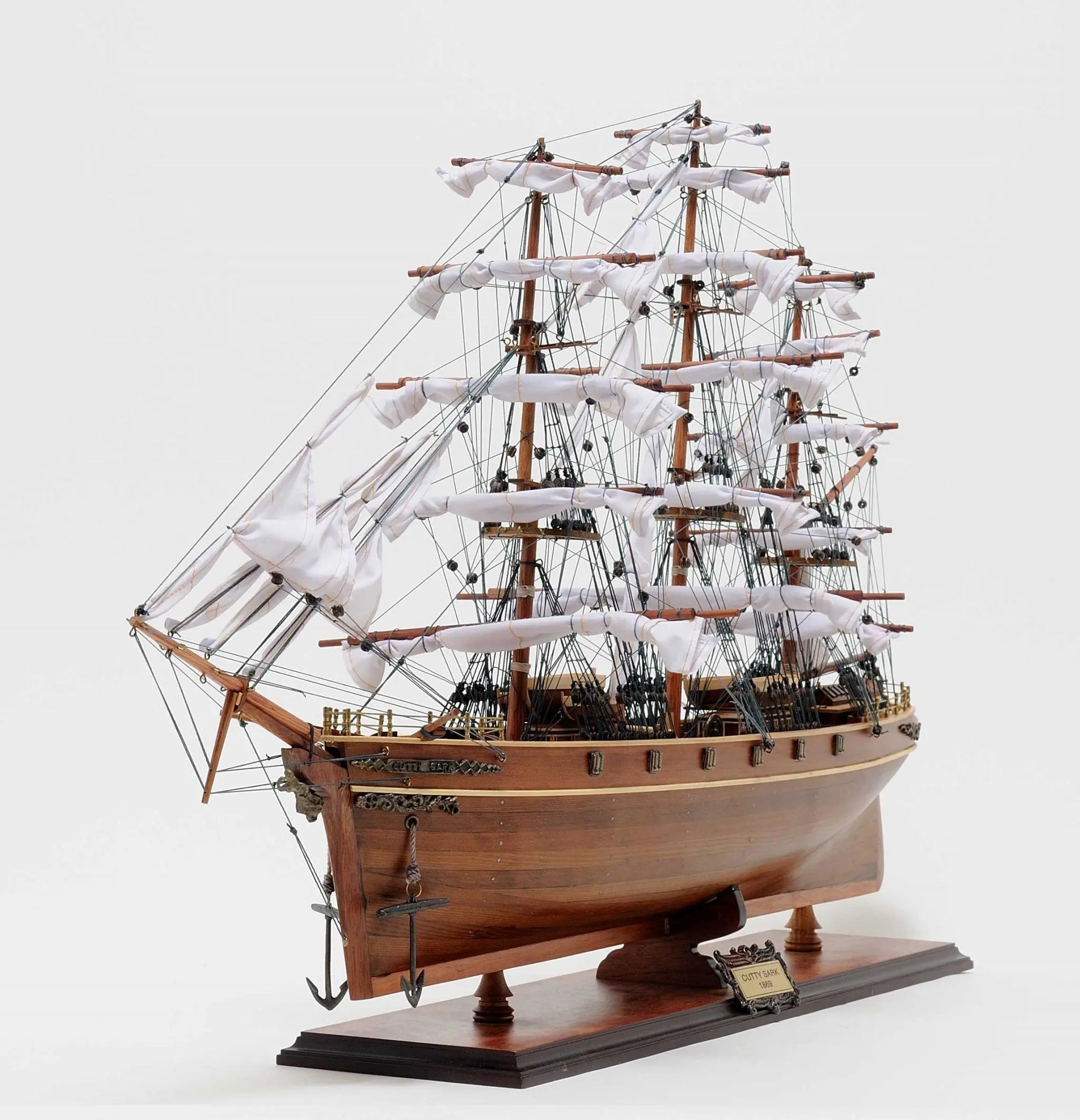 12" X 34" X 27.5" Cutty Sark Homeroots Home Decor