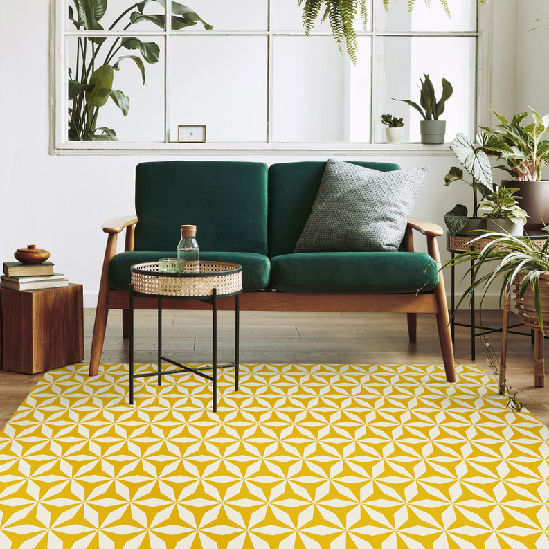 Geometric non-slip indoor/outdoor rug in yellow and white, origami-style diamond pattern