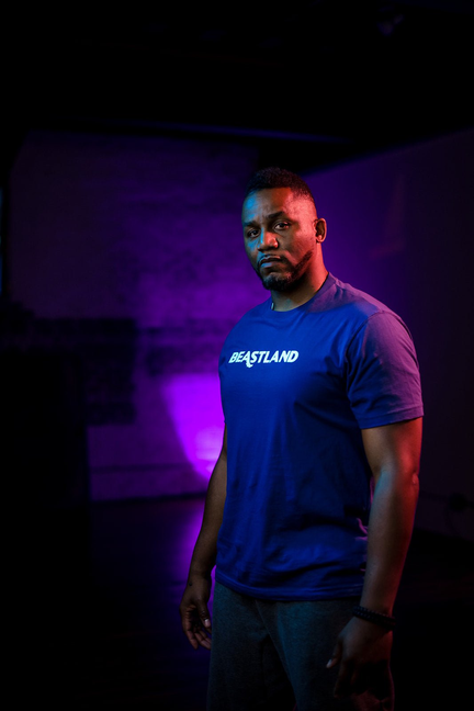 Royal blue crew-neck T-shirt with BEASTLAND logo, short sleeves