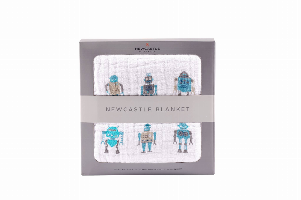 Robot-pattern baby blanket in light fabric, packaged in a box