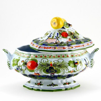 FAENZA-CARNATION soup tureen with white floral body, scalloped lid and yellow knob