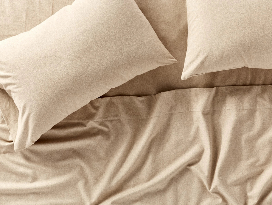 Cream bedsheet with two matching pillows