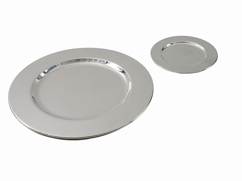 6-inch round silver bread plate with shallow rim and polished oval center