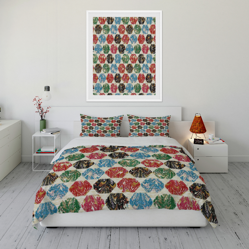 Comforter set with multicolor illustrated comforter and two matching pillow shams