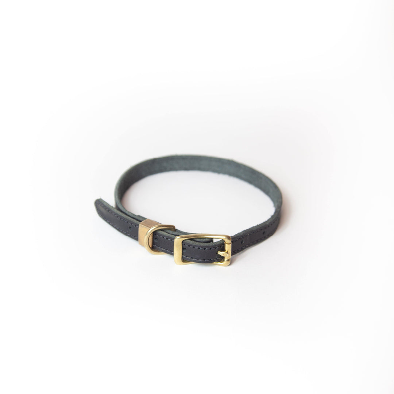 Dark black full grain leather dog collar with brass buckle