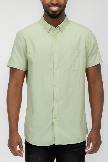 Men's foam green short-sleeve button-down shirt with single chest pocket