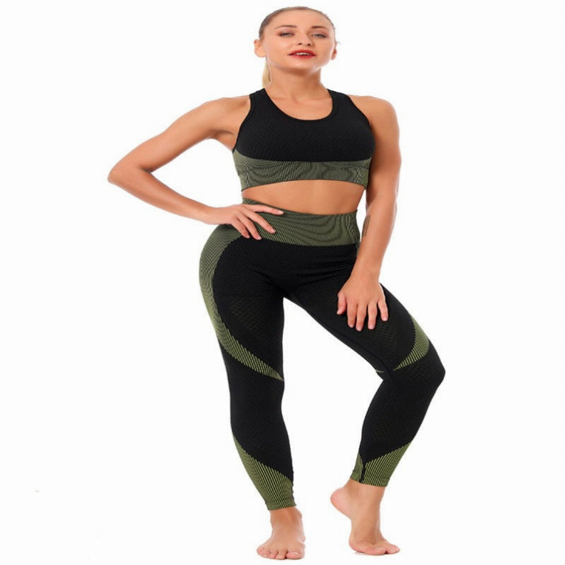 Padded yoga sports bra and high-waist leggings set, black with olive seam pattern