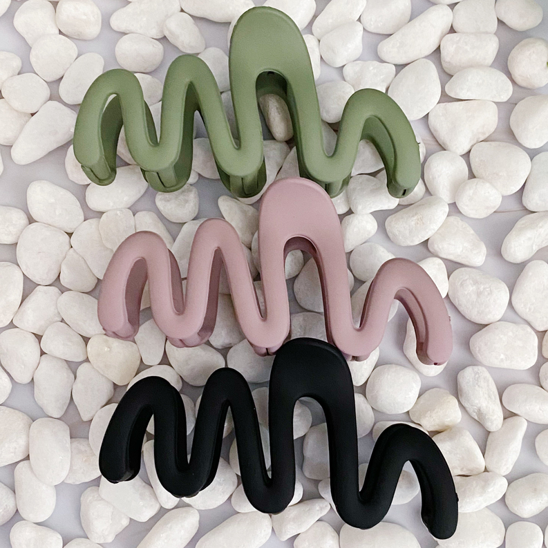 Double M Oversized Hair Claw - Hair Accessories