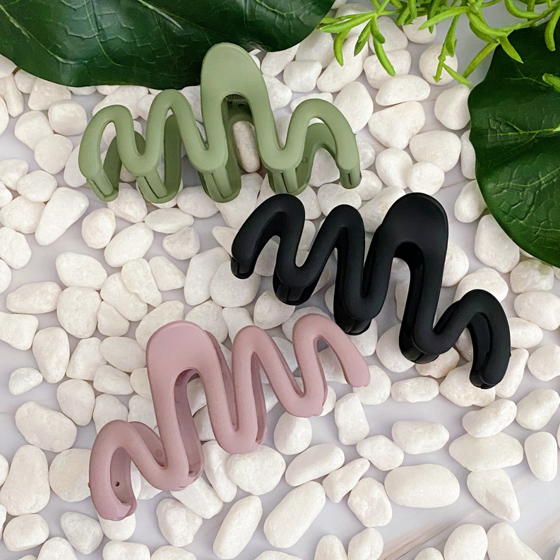 Double M Oversized Hair Claw - Hair Accessories