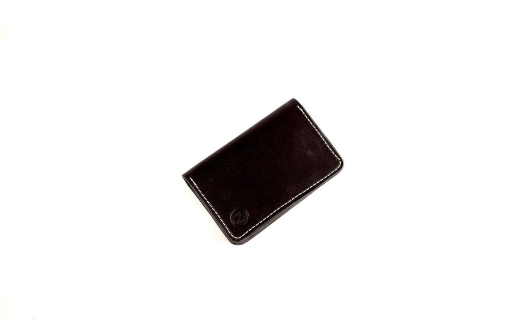 Wayfaring carry wallet, closed dark brown leather with logo patch