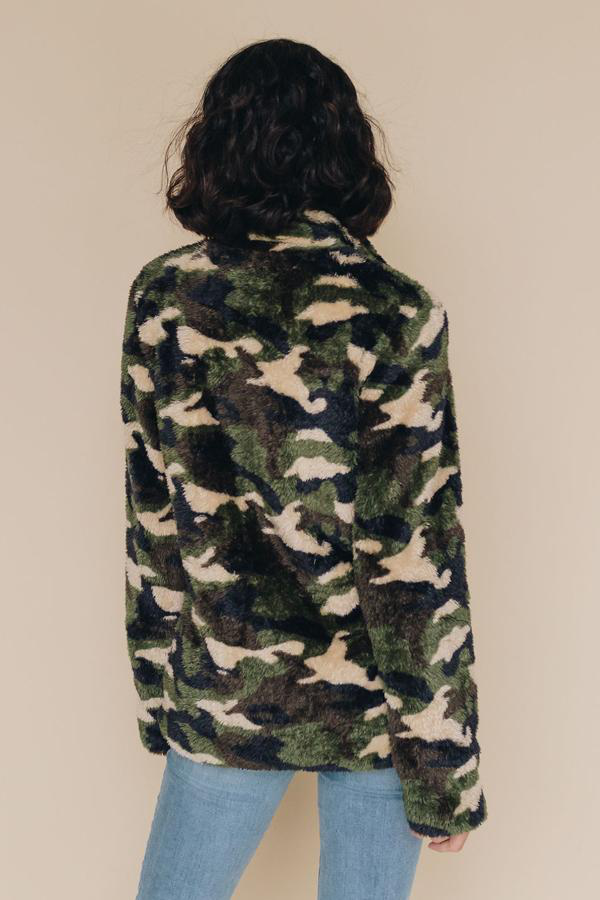 Camouflage fleece coat with hood, back view, long sleeves; dark green and light cream