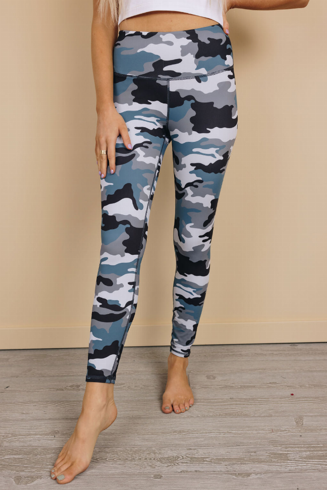 Full-length camo leggings in blue and gray, high-rise waist with fitted straight legs