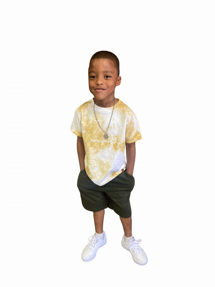 Kids yellow plant-dyed T-shirt, crew neck and short sleeves, cursive affirmation graphic