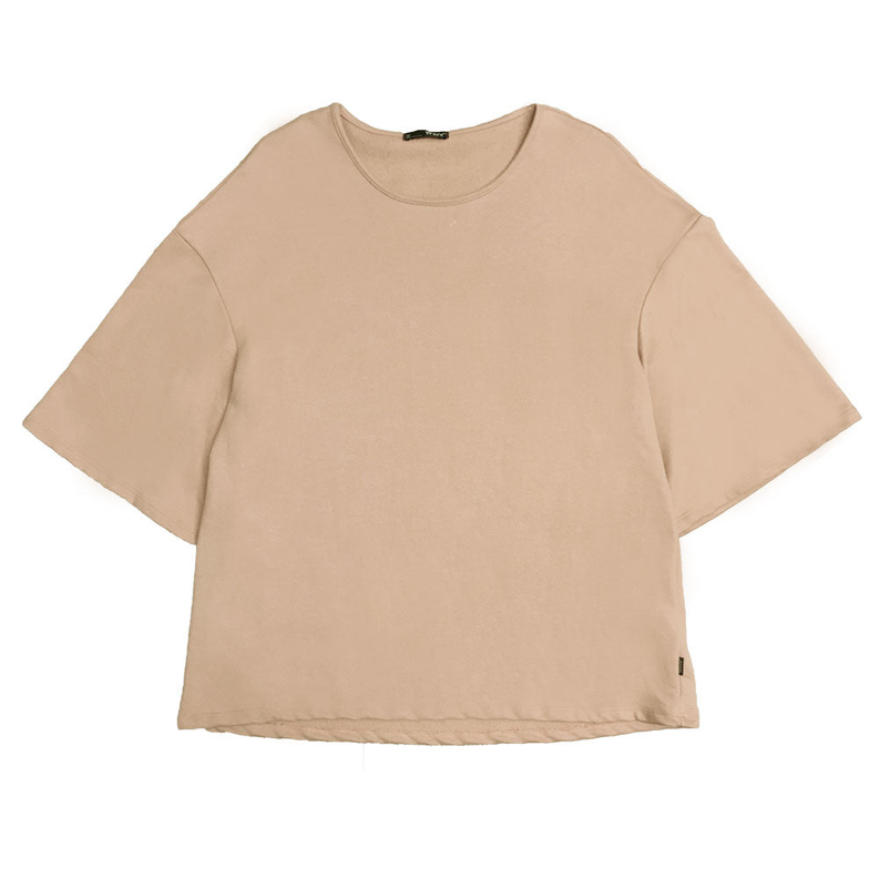 Sand-beige slouch T-shirt, crew neck and short sleeves, relaxed fit; flat lay.