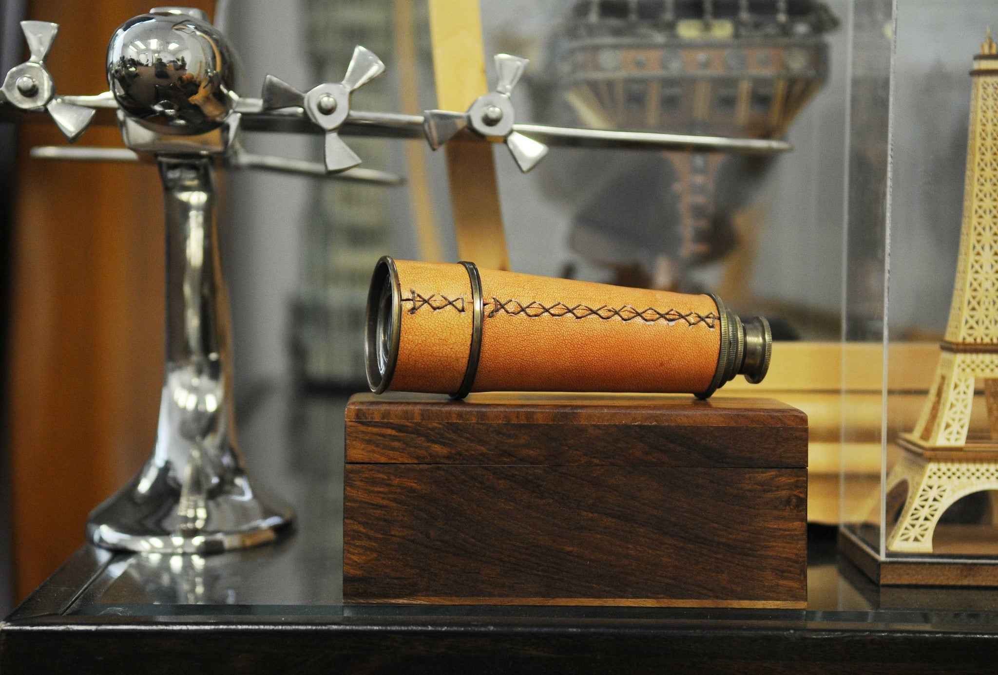 2.25" X 16" X 2.25" Handheld Telescope In Wood Box