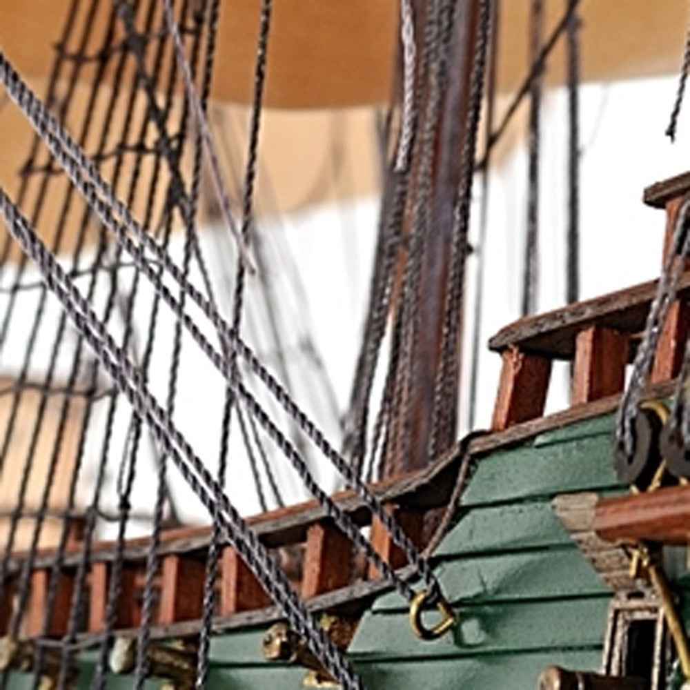 11" X 37" X 35" Friesland