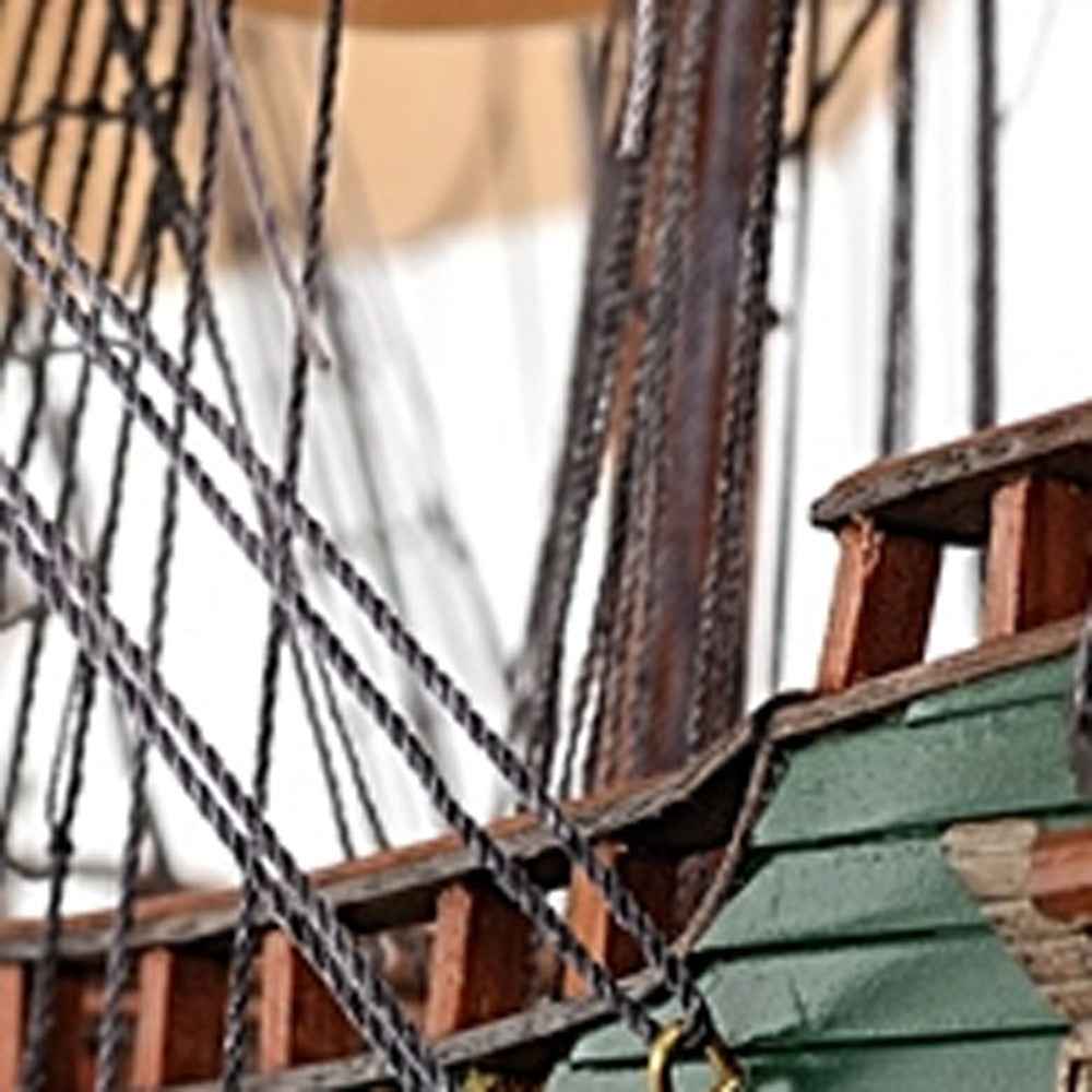 11" X 37" X 35" Friesland