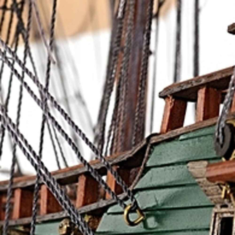 11" X 37" X 35" Friesland