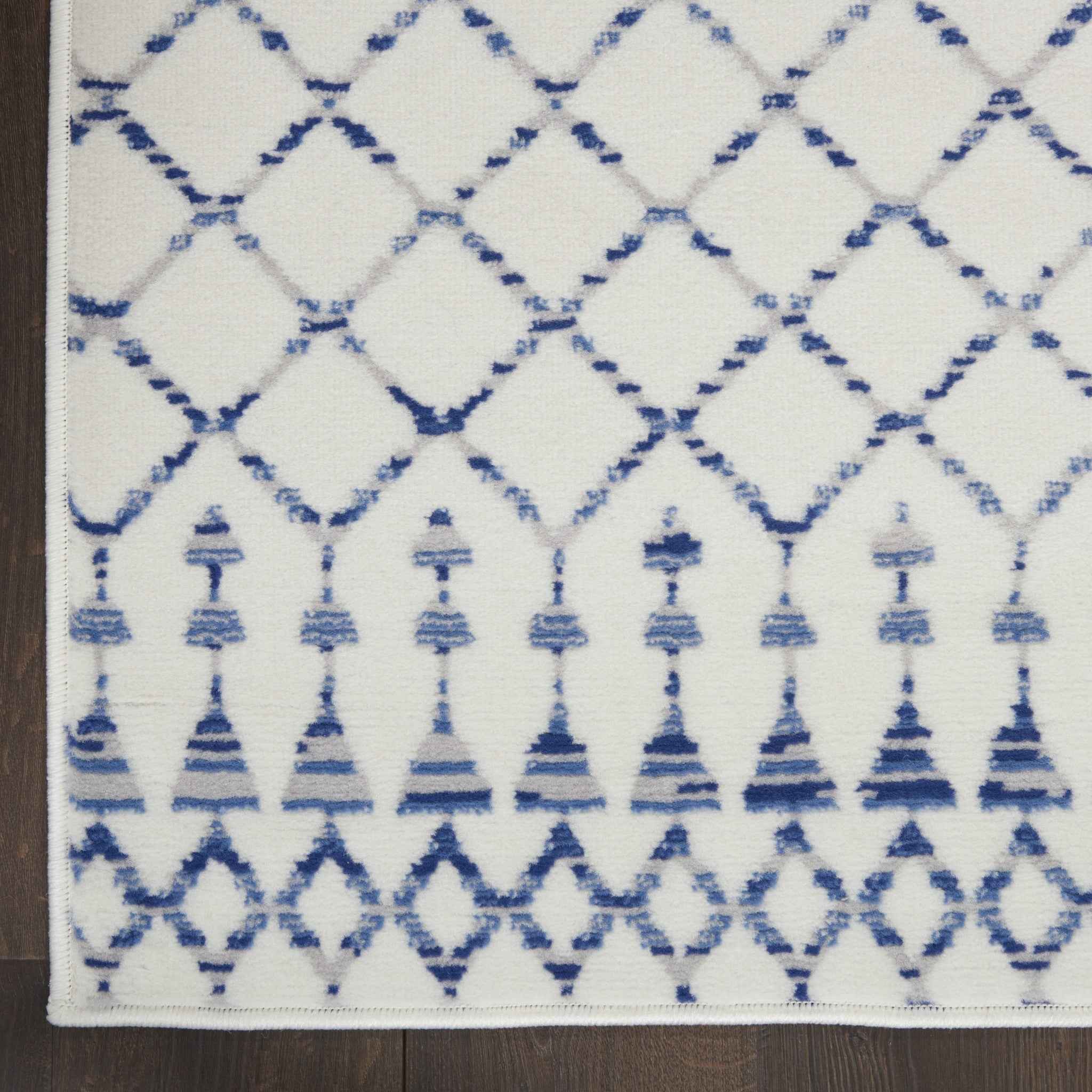 6' X 9' Ivory Geometric Berber Area Rug