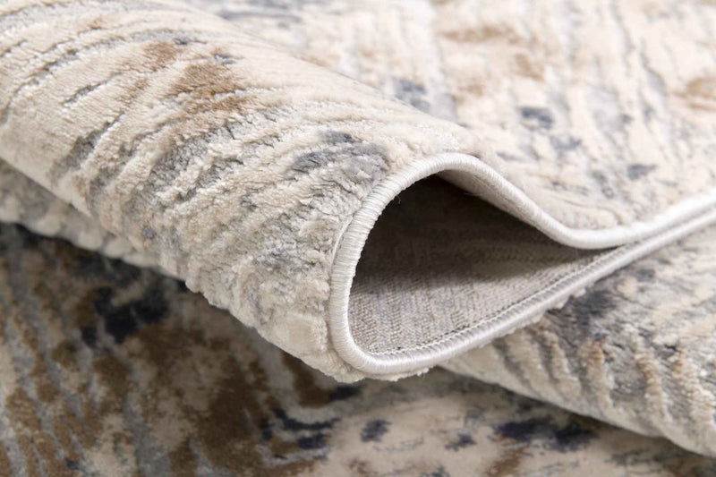 5’ X 8’ Ivory And Beige Abstract Diamonds Area Rug