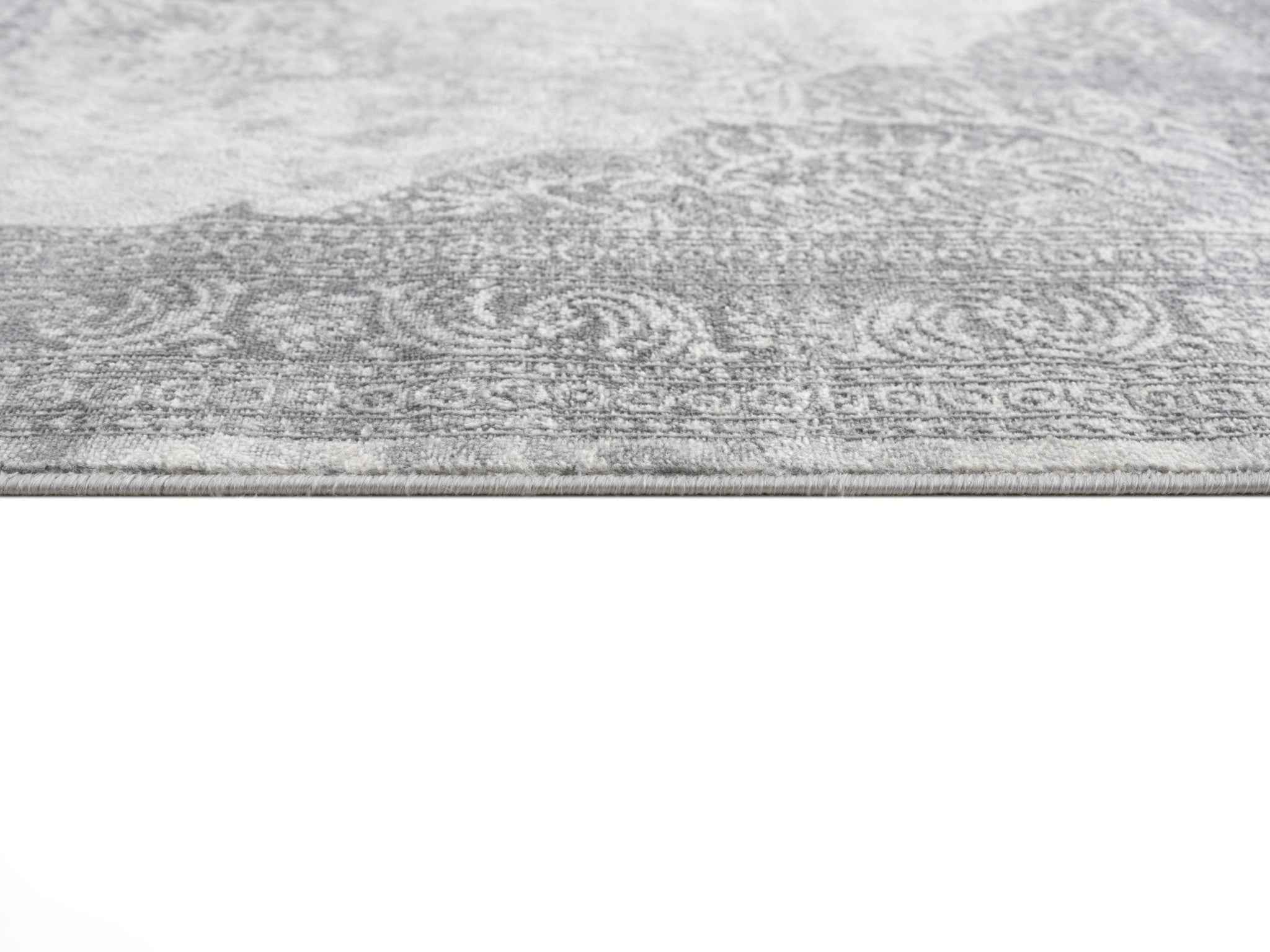 4’ X 6’ Gray Distressed Medallion Area Rug
