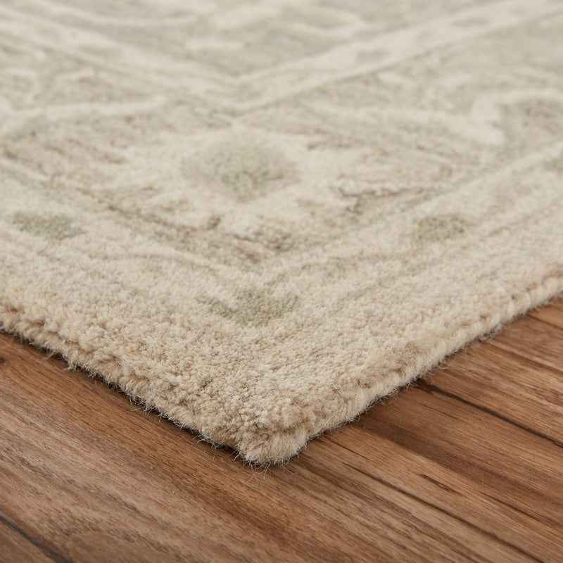 5’ x 8’ Green and Cream Medallion Area Rug