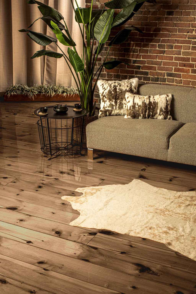 4'x 5' Off White And Silver Faux Cowhide Non Skid Area Rug