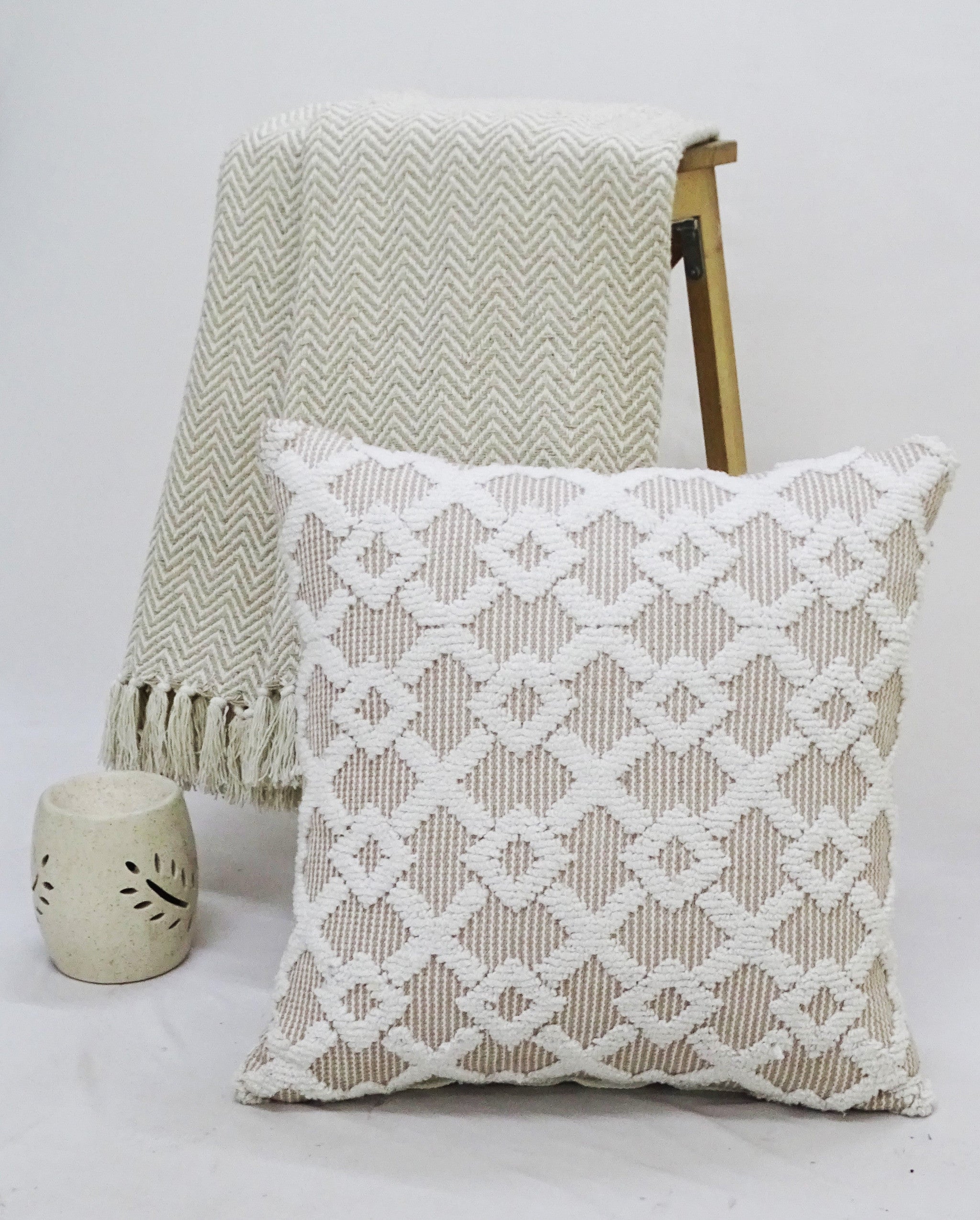 20" X 20" White And Beige Trellis Zippered Cotton Blend Throw Pillow - Home Decor