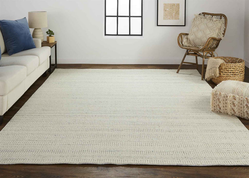 5' X 8' Ivory And Gray Wool Hand Woven Stain Resistant Area Rug