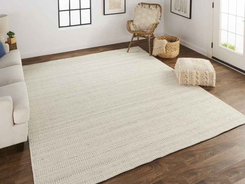 5' X 8' Ivory And Gray Wool Hand Woven Stain Resistant Area Rug