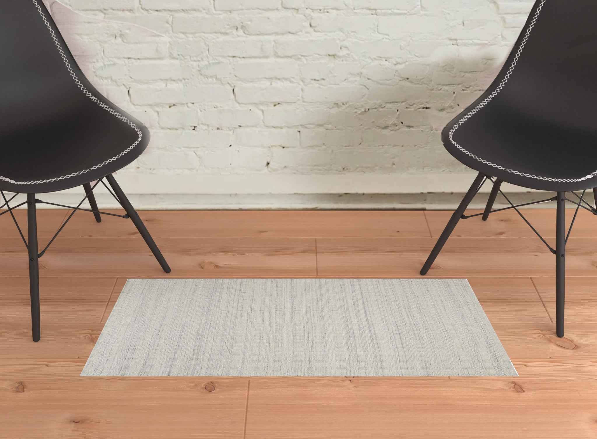 2' X 3' Ivory And Gray Wool Hand Woven Stain Resistant Area Rug